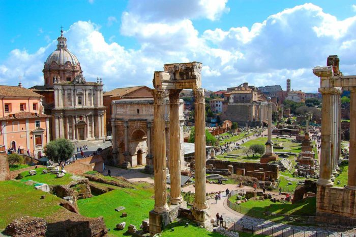 Вид на разрушенный Римский Форум
