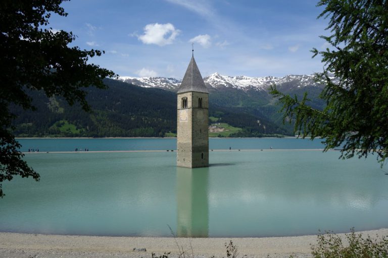 Затопленная башня в Больцано