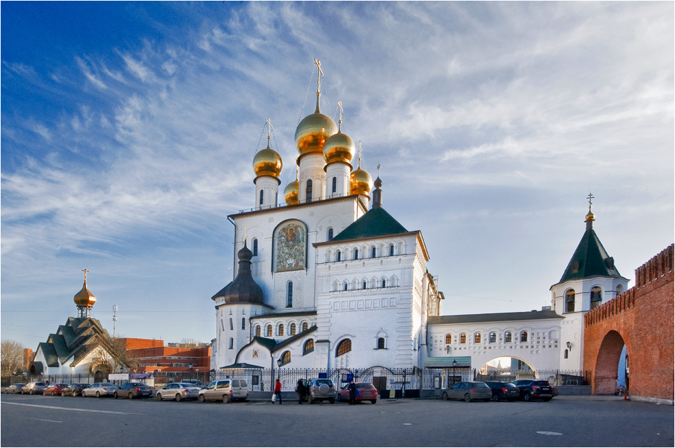 Кремлевская стена в Санкт-Петербурге и Федоровский собор