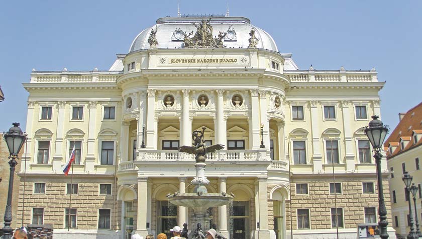 Словацкий Национальный театр — одна из главных достопримечательностей Братиславы