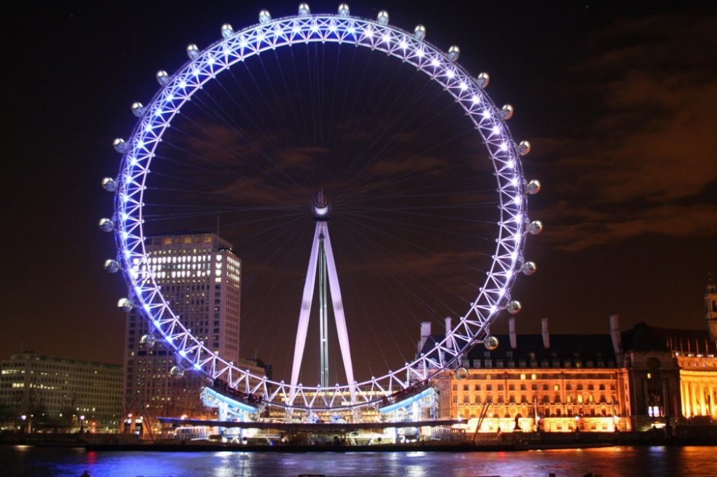Лондонский Глаз — одна из главных достопримечательностей Лондона