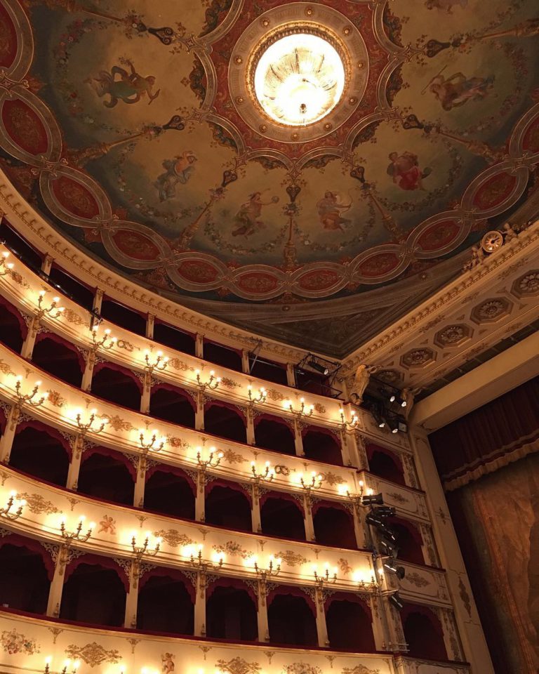 Театр Россини в Пезаро