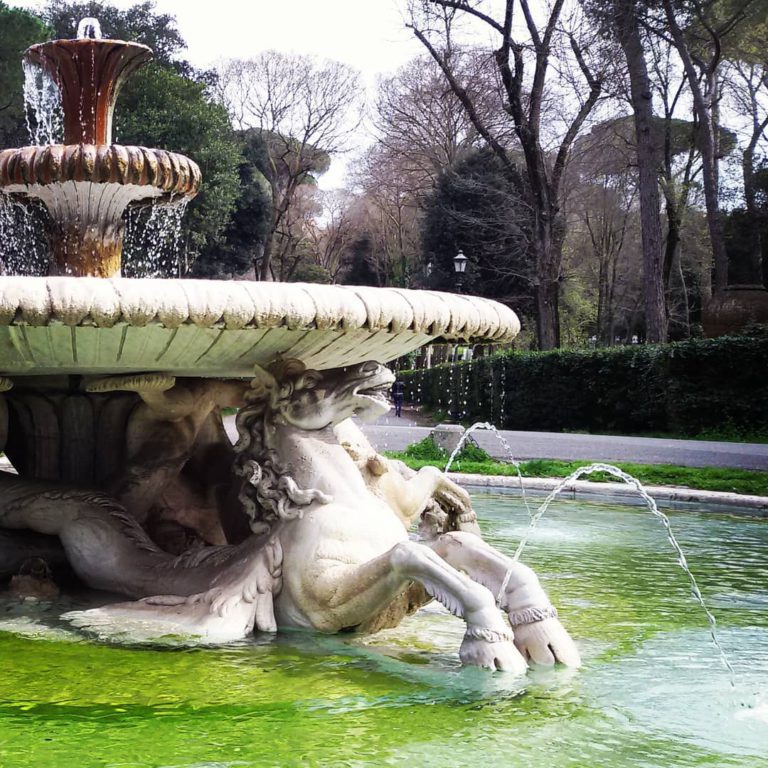 фонтан морских лошадей (fontana dei cavalli marini villa borghese)
