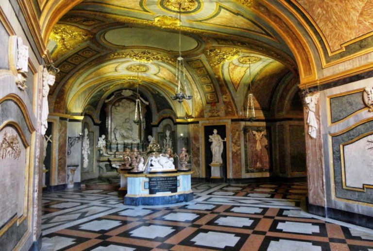 Склеп в базилике Суперга