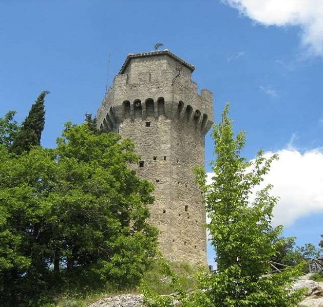 Башня Монтале