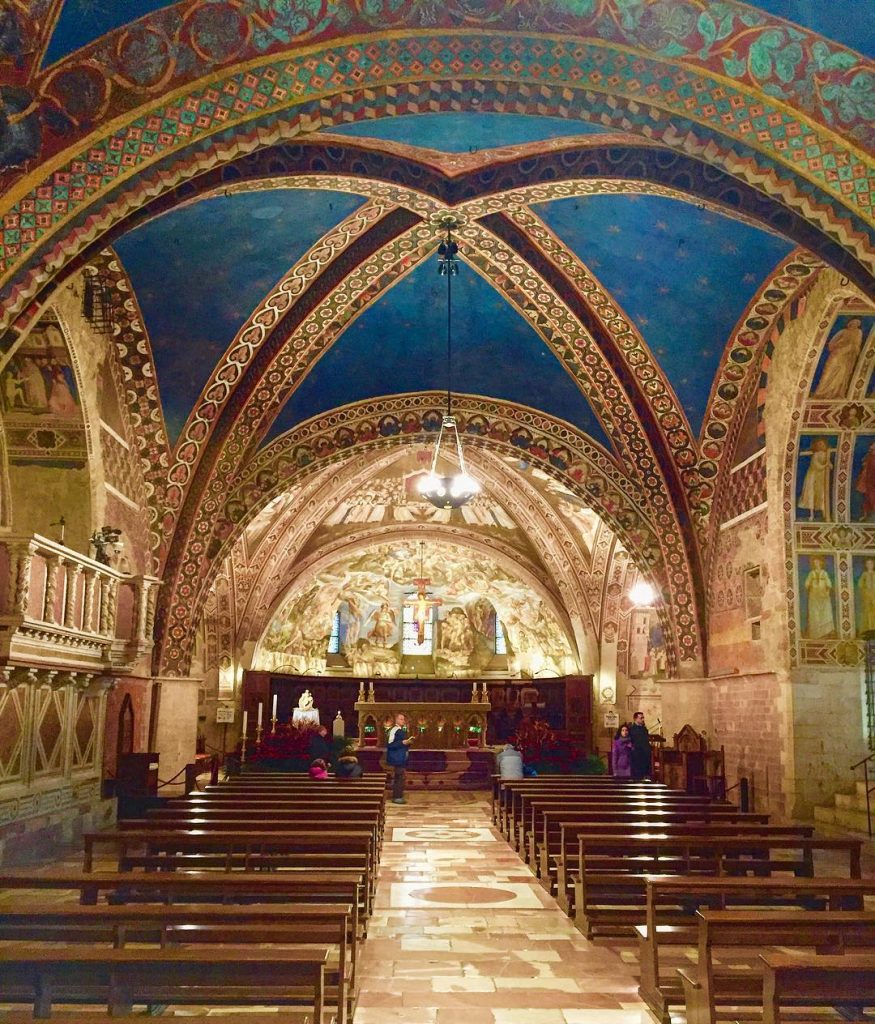 Церковь Сан-Франческо в Ассизи внутри