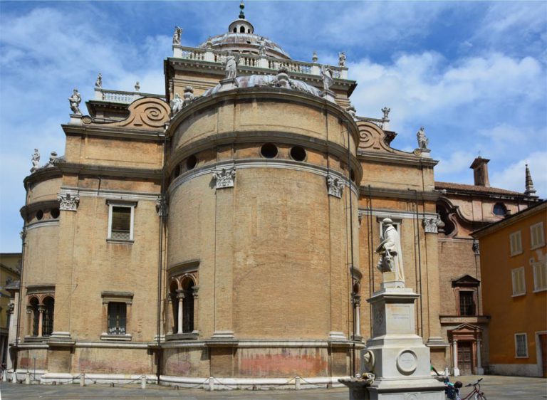 Базилика Санта-Мария-делла-Стекката