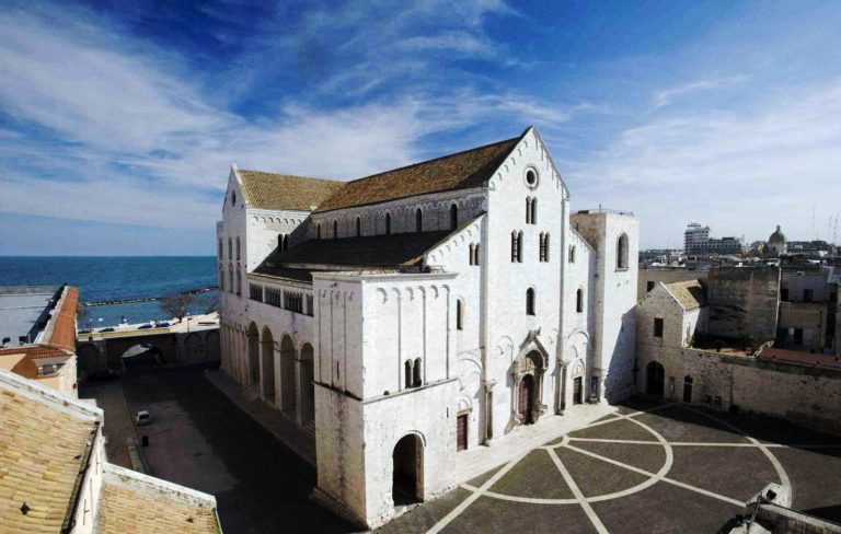 кафедральный собор святого Николая в городе Бари
