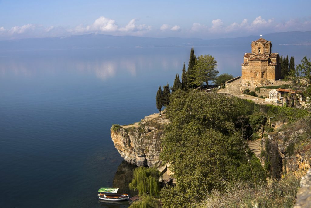Прекрасный вид на озеро Охрид