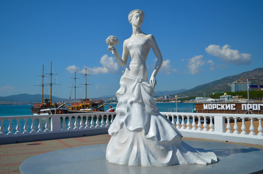 Памятник «Белая невеста» Геленджик