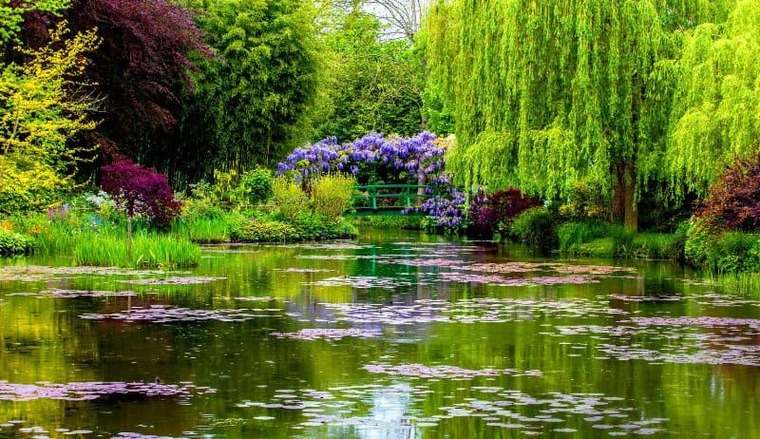 Сад Клода Моне в Живерни (регион Нормандия)