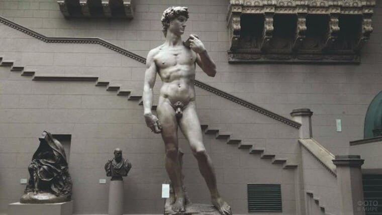 Микеланджело, статуя Давида