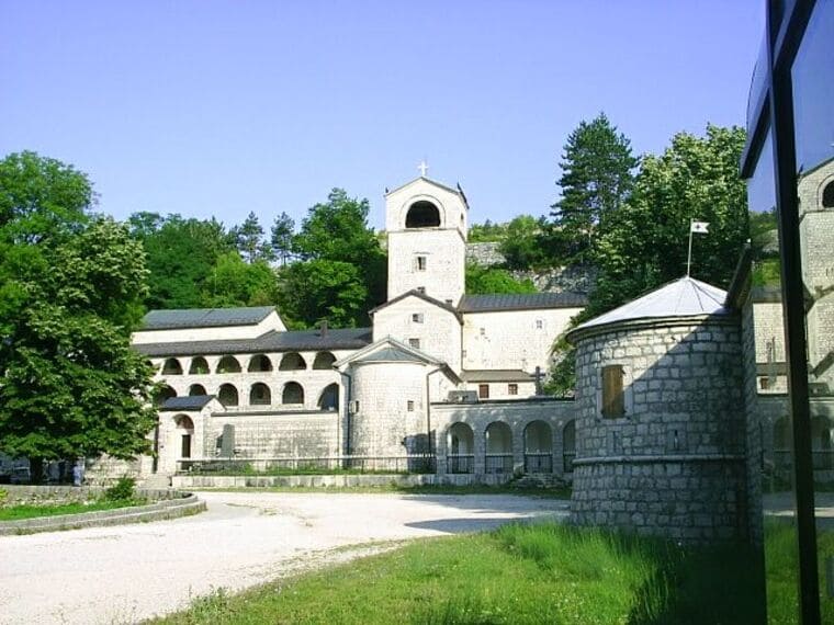 Цетинский монастырь – духовная достопримечательность Черногории
