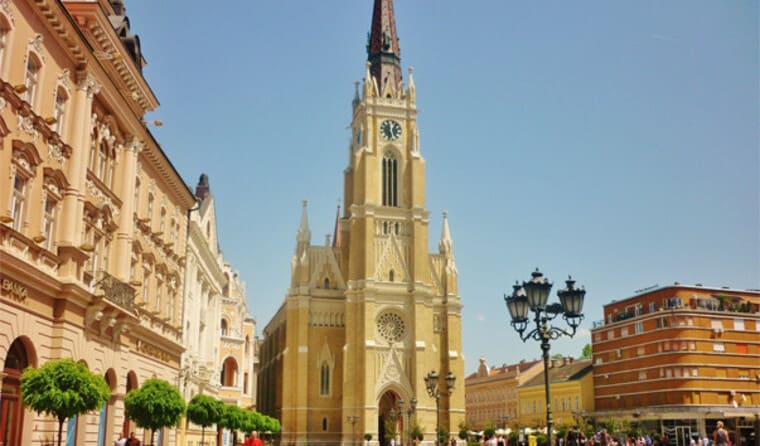 Католический собор Девы Марии в городе Нови Сад